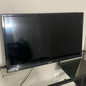 32 inches insignia tv.
